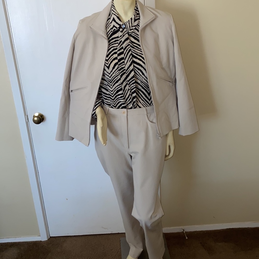 The Limited Pants Suit Set! (2 item) BUNDLE: NWT Pants & Jacket!